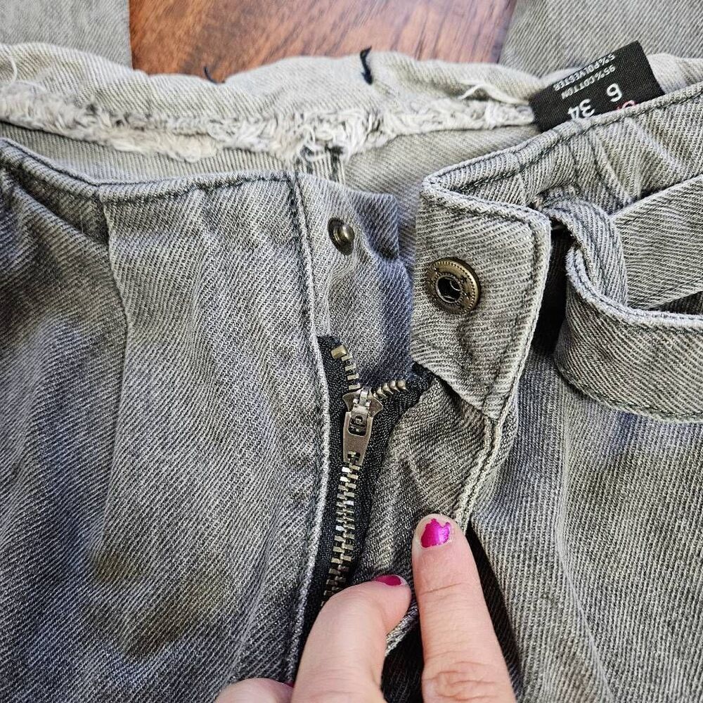 PrettyLittlething Cargo Jeans - Picture 3 of 8